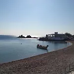 Skizenas Waterfront Apartments